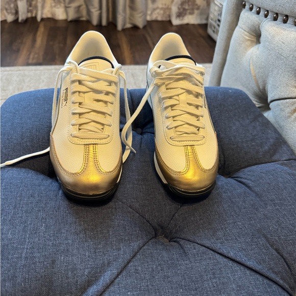 PUMA Easy Rider Women's White and Gold Sneakers - Picture 2 of 6